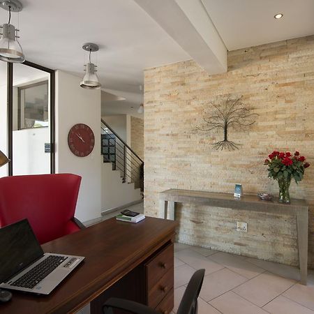 Montebello Guesthouse Windhoek Buitenkant foto