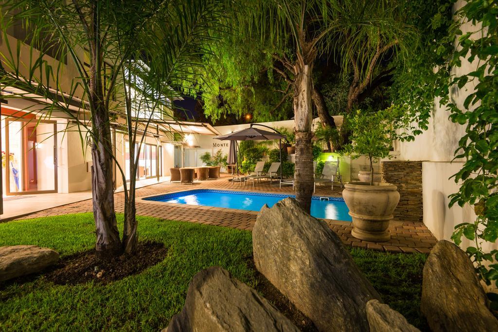Montebello Guesthouse Windhoek Buitenkant foto