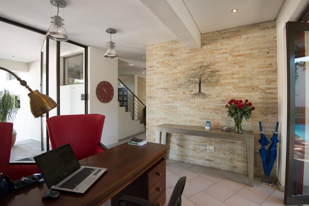 Montebello Guesthouse Windhoek Buitenkant foto